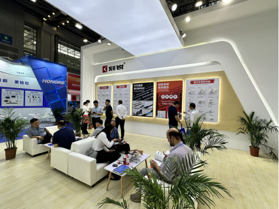 展会举行时-现场直击-2023安博会第三天，，，，，mg冰球突破豪华版继续精彩